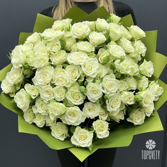 Букет из 25 белых роз кустовых роз 50см