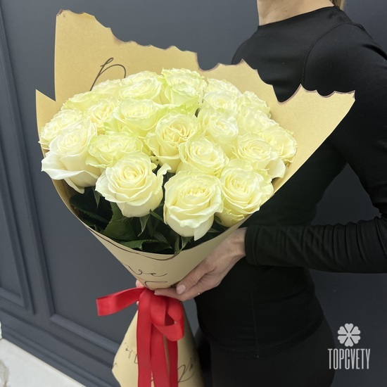Букет из 25 белых роз Мондиаль 50см