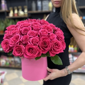 Композиция  из 25 розовых роз Пинк Флойд в коробке
