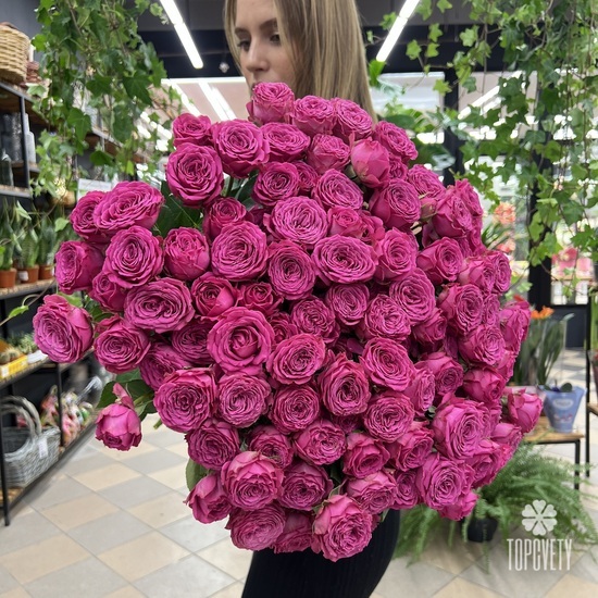 Букет из 25 кустовых пионовидных роз 80см