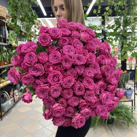 Букет из 25 кустовых пионовидных роз 80см