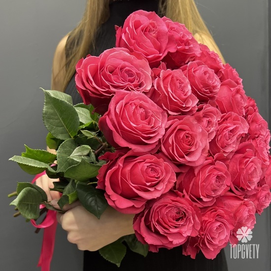 Букет из 25 розовых роз Черри О 50см