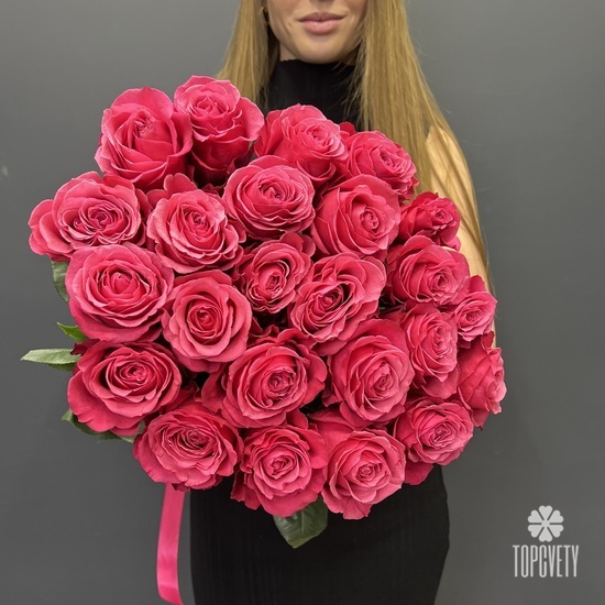 Букет из 25 розовых роз Черри О 50см