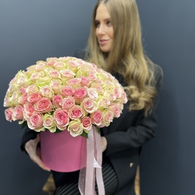 Композиция из 101 розовой розы в коробке