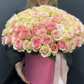 Композиция из 101 розовой розы в коробке