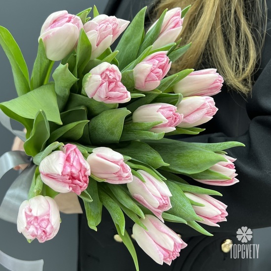 Букет из 15 розовых пионовидных тюльпанов