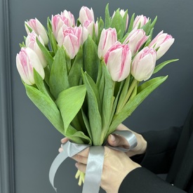 Букет из 15 розовых пионовидных тюльпанов