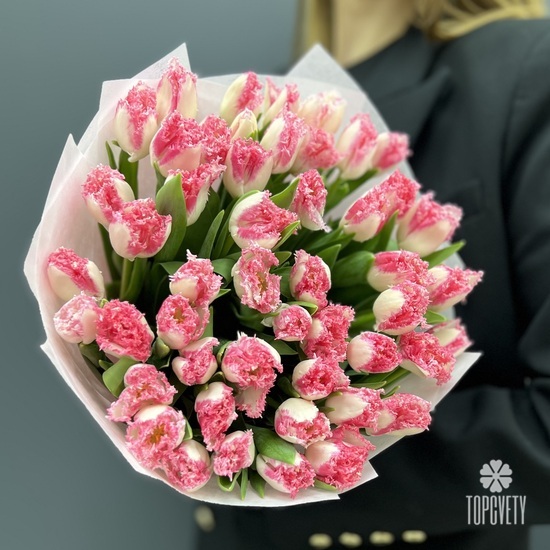 Букет из 45 розовых сортовых тюльпанов