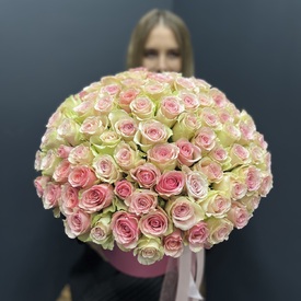 Композиция  из 151 розовой розы в коробке