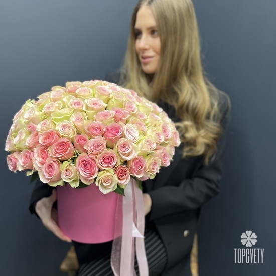 Композиция  из 151 розовой розы в коробке