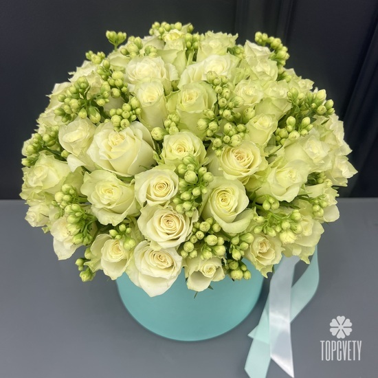 Композиция из  51 розы в шляпной коробке 