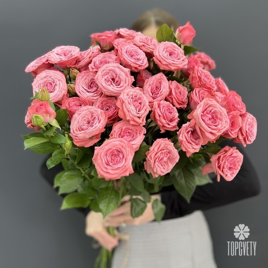 Букет из 7 кустовых роз 80см