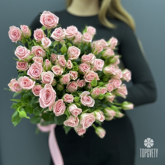 Букет из 13 кустовых роз 50см