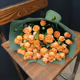 букет из 15 кустовых пионовидных роз 50см