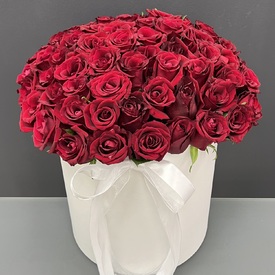 Композиция из 101 красной розы в коробке
