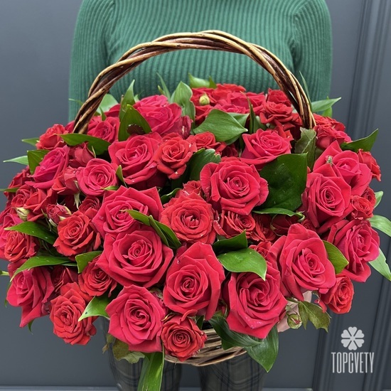 Композиция из 51 красной розы в корзине