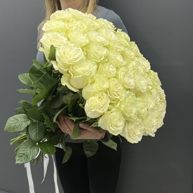 Букет из 51 белой розы 70см