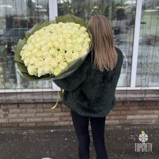 Букет из 101 белой розы Мондиаль 70см