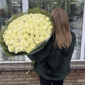 Букет из 101 белой розы Мондиаль 70см