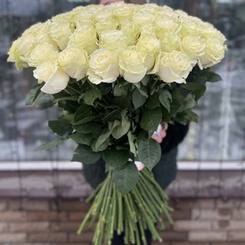 Букет из 101 белой розы Мондиаль 80см